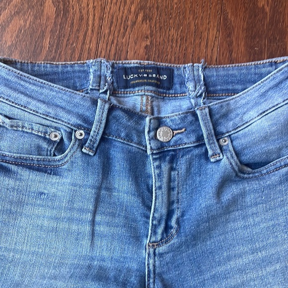 Lucky brand jean- great condition - Picture 2 of 6